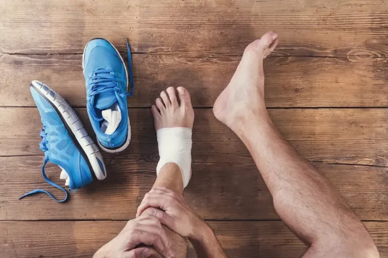 5 Most Common Foot Injuries Seen in the Summer and How to Prevent Them